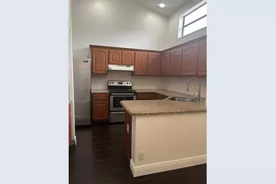 581  Lakeside Cir, Sunrise, FL 33326 - Photo 5