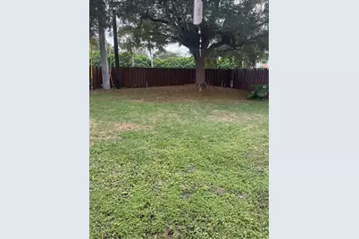 581  Lakeside Cir, Sunrise, FL 33326 - Photo 3