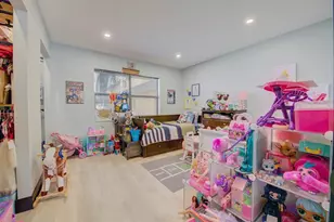 18111 NW 68th Ave, Hialeah, FL 33015 - Photo 15