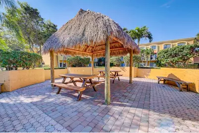 18111 NW 68th Ave, Unit #I210, Hialeah, FL 33015 - Photo 21