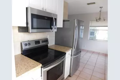 791 SW 7th St, Pompano Beach, FL 33060 - Photo 15
