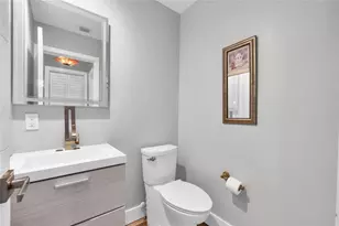 2008 Coral Gardens Dr, Wilton Manors, FL 33306 - Photo 23