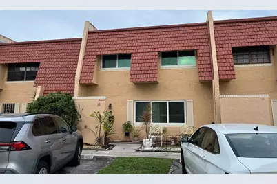 16  Spinning Wheel Ln, Tamarac, FL 33319 - Photo 1