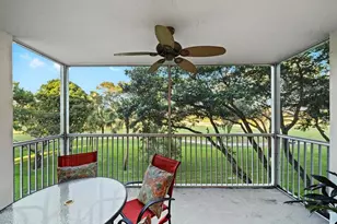 3900 Oaks Clubhouse Dr, Pompano Beach, FL 33069 - Photo 17