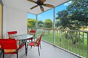 3900 Oaks Clubhouse Dr, Pompano Beach, FL 33069 - Photo 19