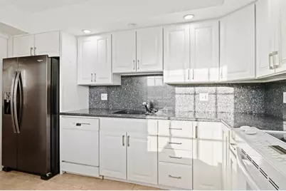 3900  Oaks Clubhouse Dr, Unit #310, Pompano Beach, FL 33069 - Photo 9