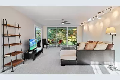 3900  Oaks Clubhouse Dr, Unit #310, Pompano Beach, FL 33069 - Photo 5