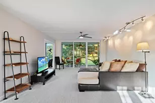 3900 Oaks Clubhouse Dr, Pompano Beach, FL 33069 - Photo 5