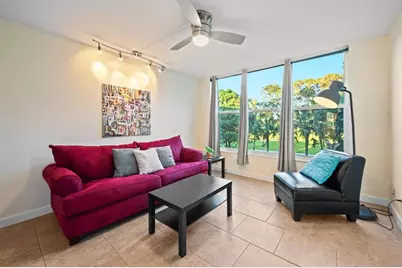 3900  Oaks Clubhouse Dr, Unit #310, Pompano Beach, FL 33069 - Photo 11