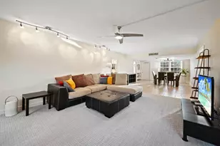 3900 Oaks Clubhouse Dr, Pompano Beach, FL 33069 - Photo 3