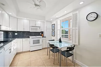 3900  Oaks Clubhouse Dr, Unit #310, Pompano Beach, FL 33069 - Photo 7