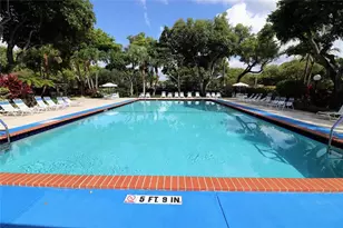 3900 Oaks Clubhouse Dr, Pompano Beach, FL 33069 - Photo 25