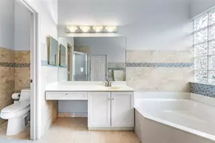 3852 Oak Ridge Cir, Weston, FL 33331 - Photo 25