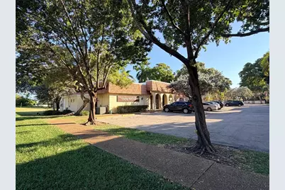 136 S Cypress Rd, Unit #317, Pompano Beach, FL 33060 - Photo 15