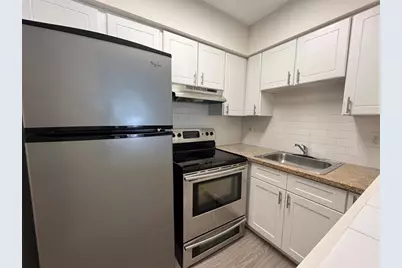 700 SE 13th St, Unit #3, Fort Lauderdale, FL 33316 - Photo 3