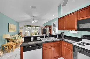4530 NW 7th St, Deerfield Beach, FL 33442 - Photo 15