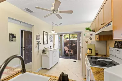 4611  Carambola Cir, Unit #27228, Coconut Creek, FL 33066 - Photo 9