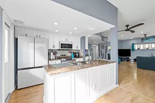 2203 N Surf Rd, Hollywood, FL 33019 - Photo 21