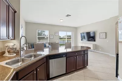 655 Gazetta Way, West Palm Beach, FL 33413 - Photo 15