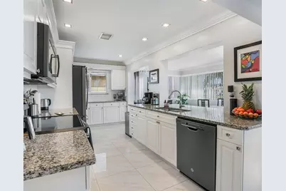 4706 NW 47th Ter, Tamarac, FL 33319 - Photo 5