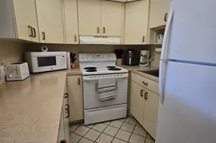 111 Lyndhurst Unit, Deerfield Beach, FL 33442 - Photo 5