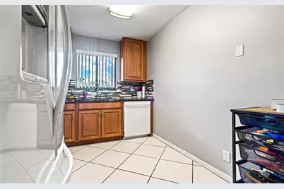 7442  Ashmont Cir, Unit #203, Fort Lauderdale, FL 33321 - Photo 11