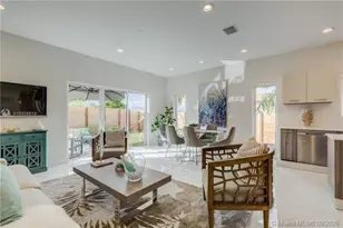 688 NE 43rd St, Oakland Park, FL 33334 - Photo 5