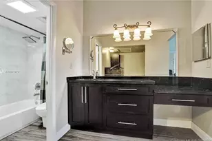 7300 NW 1st St, Plantation, FL 33317 - Photo 17