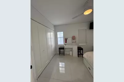 8455 NW 190th Ter, Hialeah, FL 33015 - Photo 15