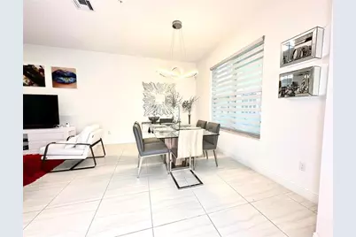 1765 NW 124th Pl, Pembroke Pines, FL 33028 - Photo 11