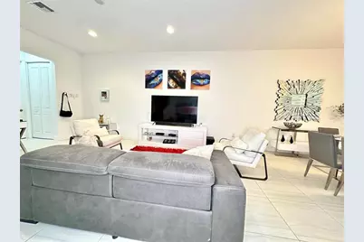 1765 NW 124th Pl, Pembroke Pines, FL 33028 - Photo 21