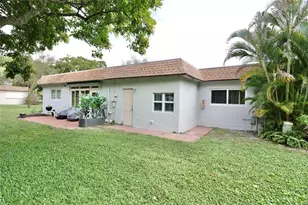 419 SW Natura Ave, Deerfield Beach, FL 33441 - Photo 17