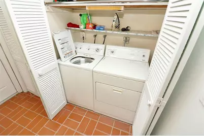 419 SW Natura Ave, Unit #B, Deerfield Beach, FL 33441 - Photo 9