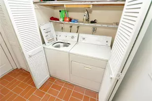 419 SW Natura Ave, Deerfield Beach, FL 33441 - Photo 9