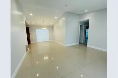 9881 NW 4th St, Pembroke Pines, FL 33024 - Photo 7