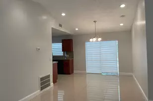 9881 NW 4th St, Pembroke Pines, FL 33024 - Photo 11
