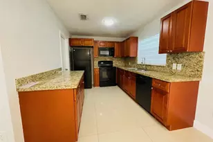 9881 NW 4th St, Pembroke Pines, FL 33024 - Photo 15
