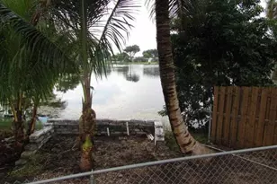 9881 NW 4th St, Pembroke Pines, FL 33024 - Photo 45