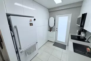 3223 NE 12th St, Pompano Beach, FL 33062 - Photo 9