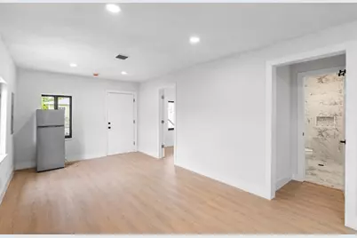 1430 NW 74th St, Miami, FL 33147 - Photo 9