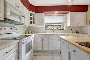 9800 Pecan Tree Dr, Boynton Beach, FL 33436 - Photo 15