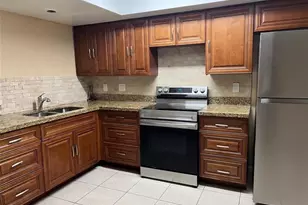 426 SE 13th Dr, Deerfield Beach, FL 33441 - Photo 3