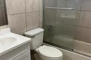 426 SE 13th Dr, Deerfield Beach, FL 33441 - Photo 9