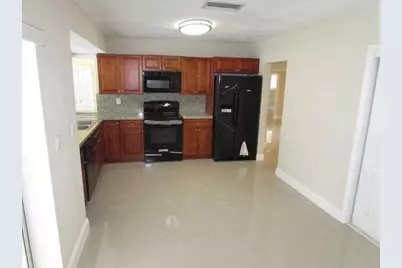 7905  Fairway Blvd, Miramar, FL 33023 - Photo 5
