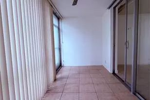 301 NE 14th Ave, Hallandale Beach, FL 33009 - Photo 13