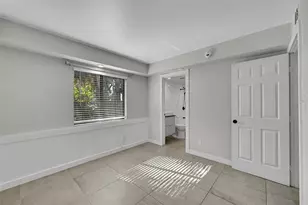 200 NW 25th St, Fort Lauderdale, FL 33311 - Photo 11