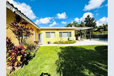 8306 NW 36th St, Coral Springs, FL 33065 - Photo 7