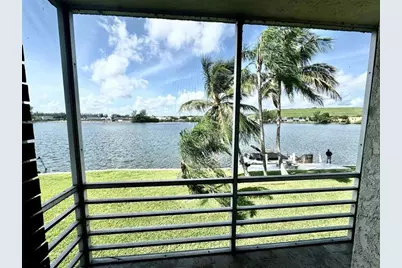 4311  Crystal Lake Dr, Unit #213, Deerfield Beach, FL 33064 - Photo 5