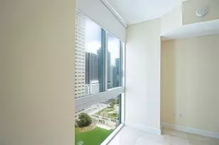 335 S Biscayne Blvd, Miami, FL 33131 - Photo 25