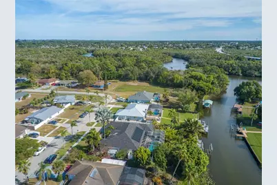 460 NE Cornwall Ave, Port Saint Lucie, FL 34983 - Photo 49